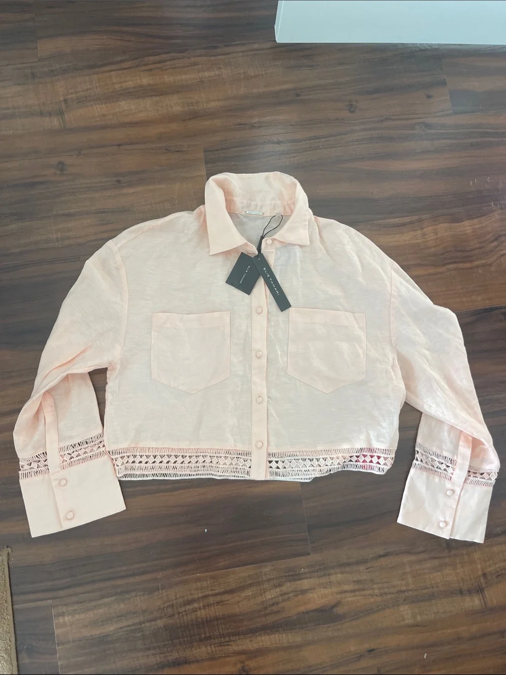New Elie Tahari Light Pink Cropped Button-Front Shirt with Lace Trim